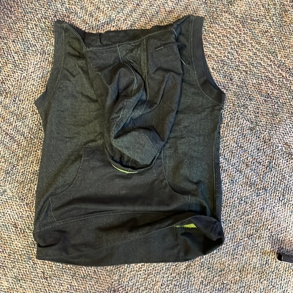 Sports vest - Picture 2 of 2